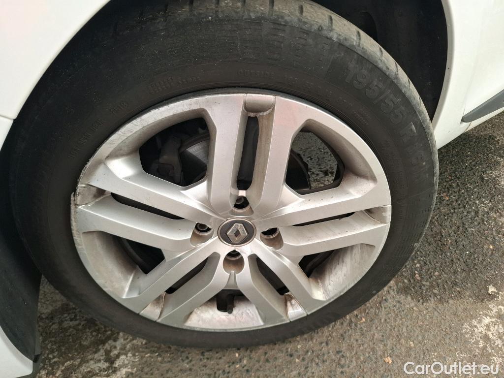  Renault  Clio  IV Business 0.9 TCe 90CV BVM5 E6 #1