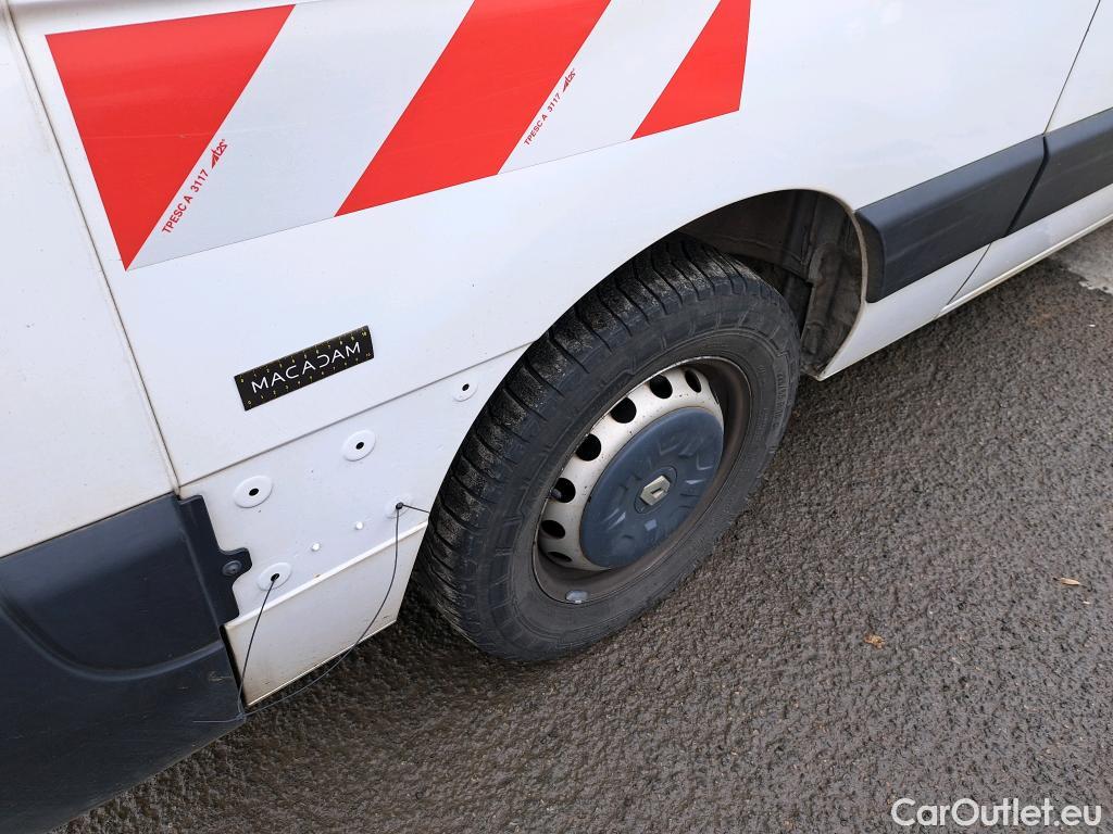  Renault  Master  III Fourgon L2H2 3 5 Grand Confort #17