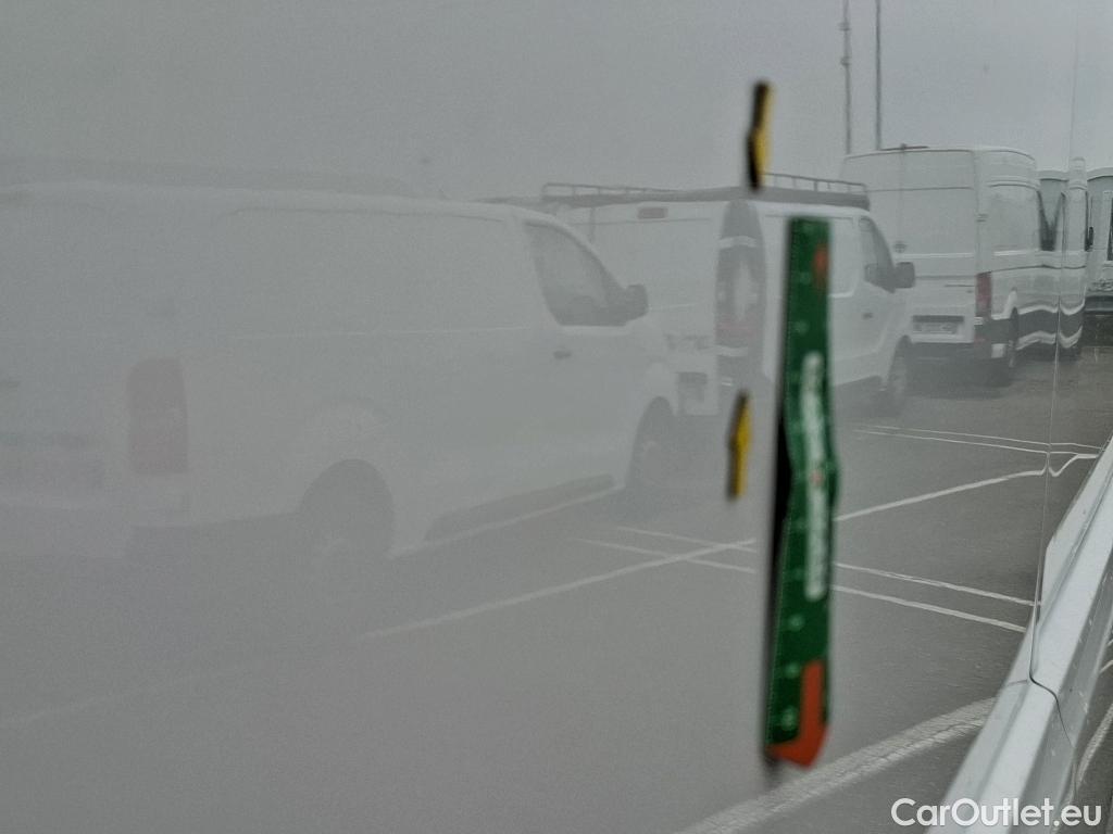  Volkswagen  Crafter  Fourgon Fourgon 30 mittlerer Radstand mit Hochdach FWD 2.0 #30