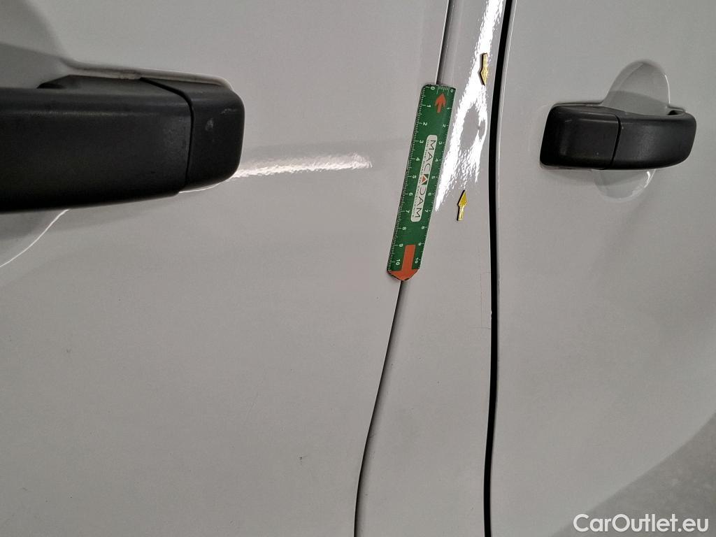  Renault  Trafic  Fourgon L2H1 3T Grand Confort 2.0 dCi 130CV BVM6 E6d #23