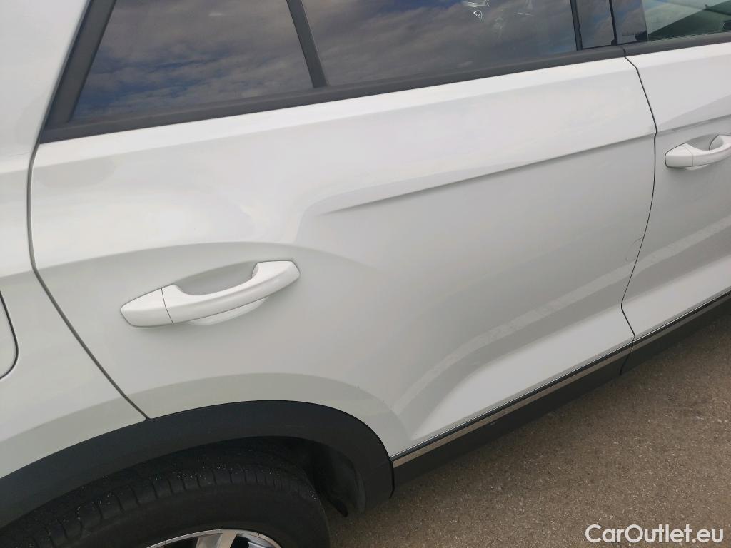  Volkswagen  T-ROC VOLKSWAGEN  / 2017 / 5P / todoterreno Advance Style 1.5 TSI 110kW DSG #3