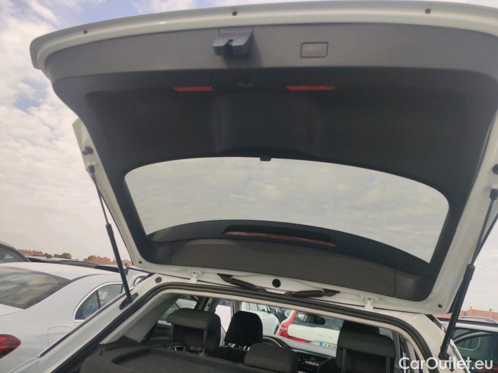  Volkswagen  T-ROC VOLKSWAGEN  / 2017 / 5P / todoterreno Advance Style 1.5 TSI 110kW DSG #5