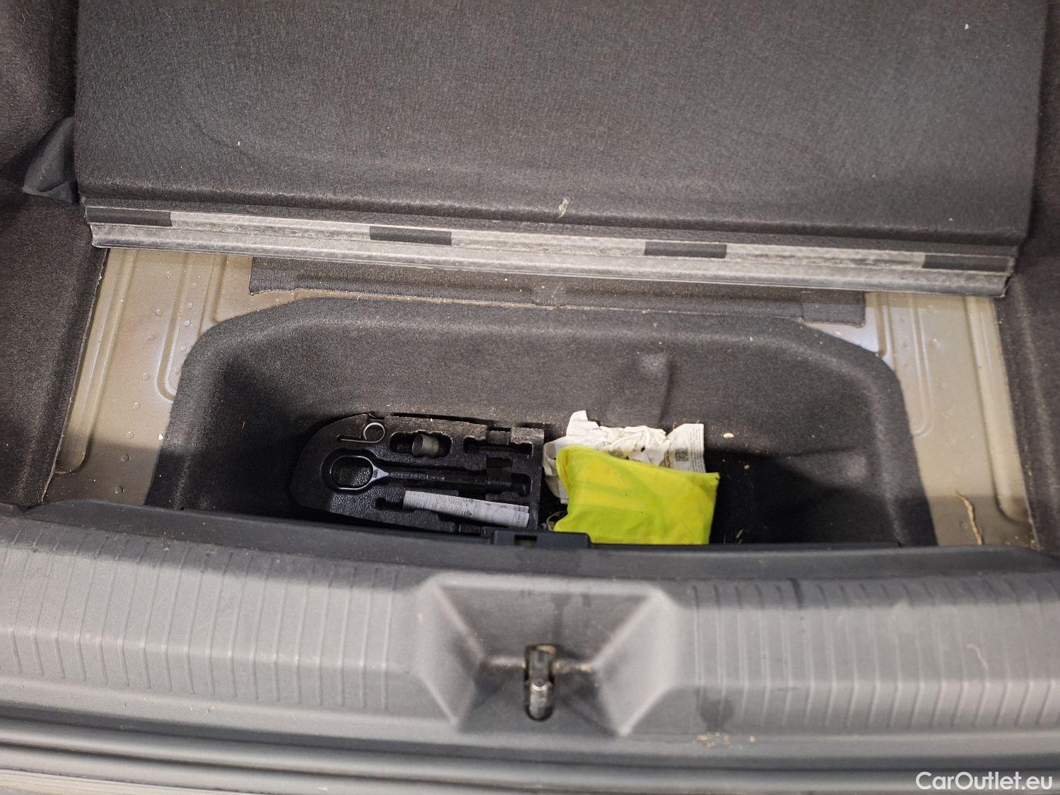  Volkswagen  ID.4 VW,  '20 BEV, Volkswagen  77kWh Pro Life 5d #1