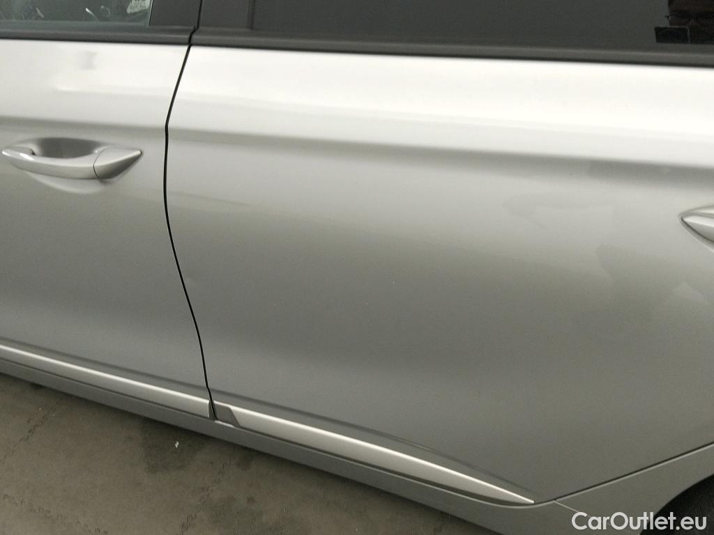  Hyundai   Ioniq HYUNDAI / 2019 / 5P / berlina con portón 1.6 GDI HEV Klass DCT #1