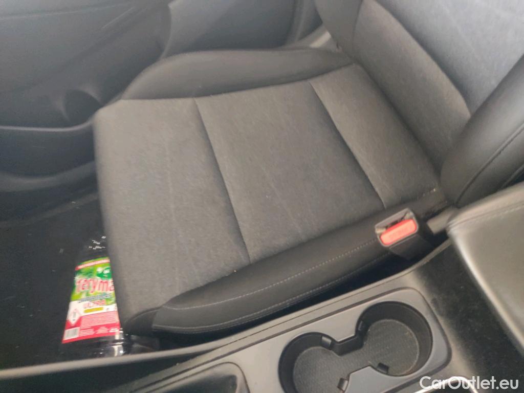  Hyundai  Tucson HYUNDAI  / 2018 / 5P / todoterreno 1.6 CRDI 85kW (116CV) 48V SLE 4X2(SP)(SL) #22