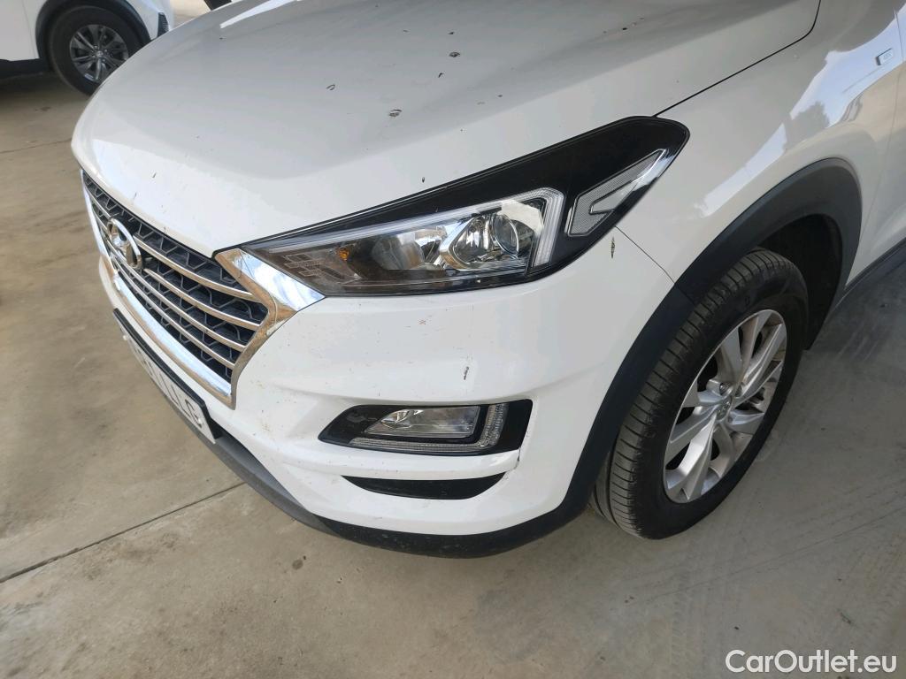 Hyundai  Tucson HYUNDAI  / 2018 / 5P / todoterreno 1.6 CRDI 85kW (116CV) 48V SLE 4X2(SP)(SL) #10