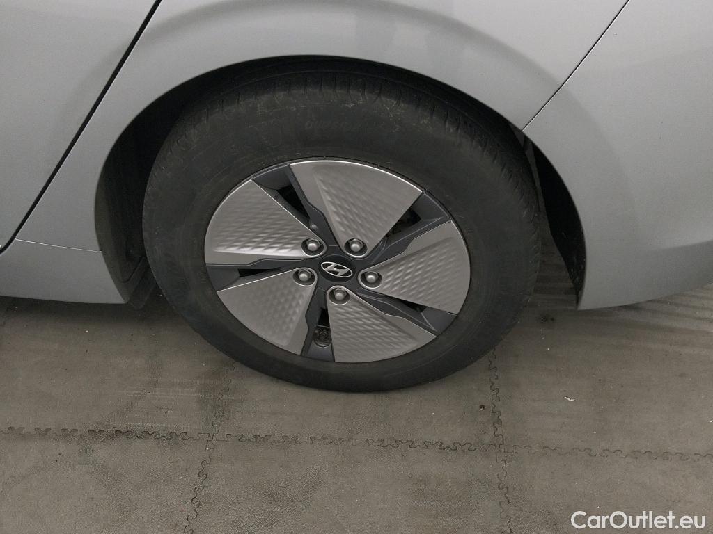  Hyundai   Ioniq HYUNDAI / 2019 / 5P / berlina con portón 1.6 GDI HEV Klass DCT #25
