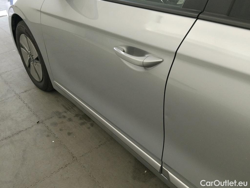  Hyundai   Ioniq HYUNDAI / 2019 / 5P / berlina con portón 1.6 GDI HEV Klass DCT #23