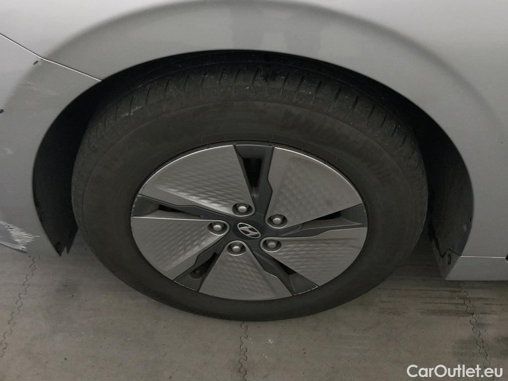 Hyundai   Ioniq HYUNDAI / 2019 / 5P / berlina con portón 1.6 GDI HEV Klass DCT #15