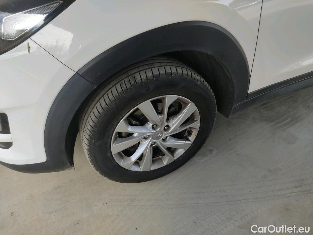  Hyundai  Tucson HYUNDAI  / 2018 / 5P / todoterreno 1.6 CRDI 85kW (116CV) 48V SLE 4X2(SP)(SL) #8