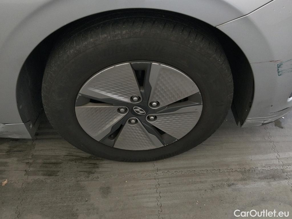 Hyundai   Ioniq HYUNDAI / 2019 / 5P / berlina con portón 1.6 GDI HEV Klass DCT #19
