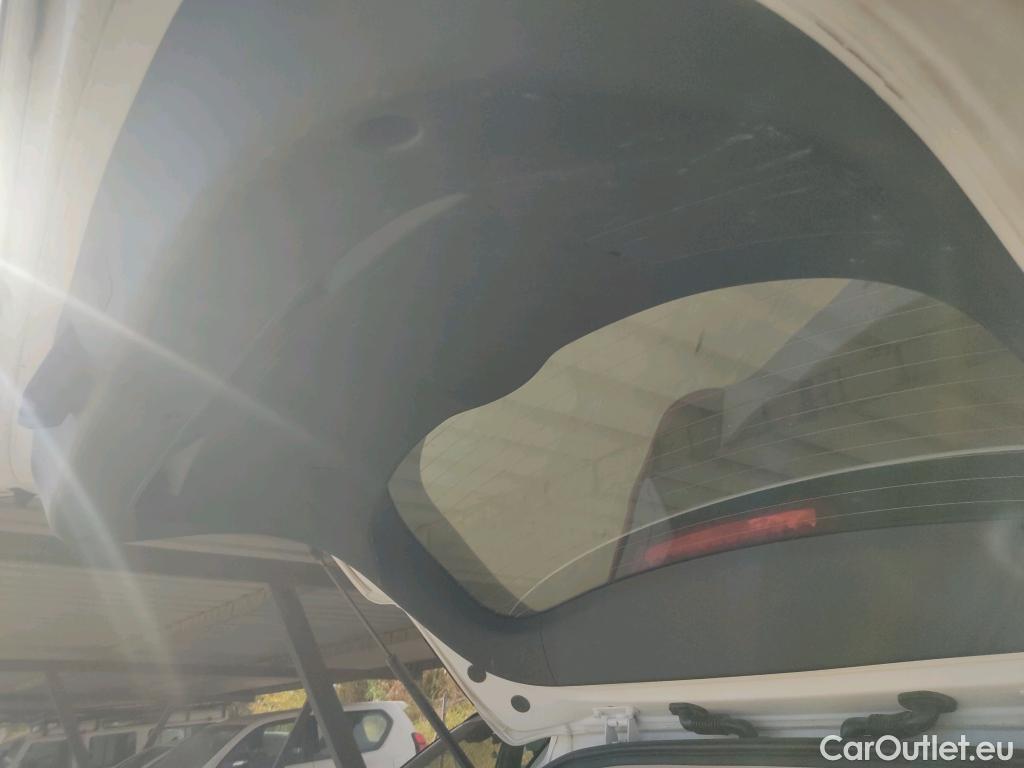  Hyundai  Tucson HYUNDAI  / 2018 / 5P / todoterreno 1.6 CRDI 85kW (116CV) 48V SLE 4X2(SP)(SL) #13