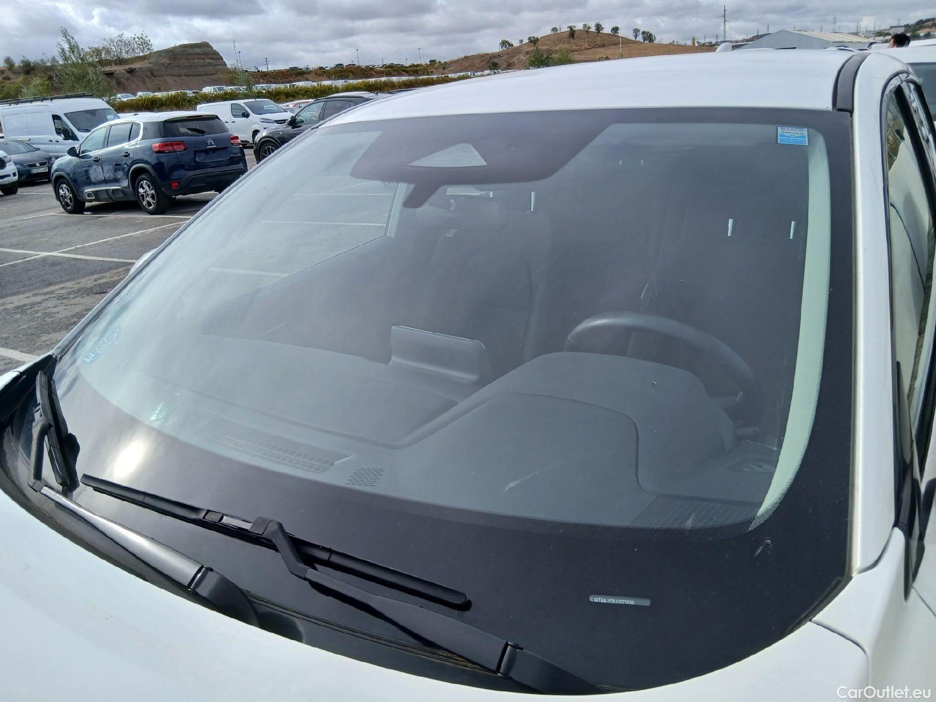  Nissan  Qashqai NISSAN  / 2021 / 5P / todoterreno DIG-T 103kW (140CV) mHEV 4x2 Acenta #8