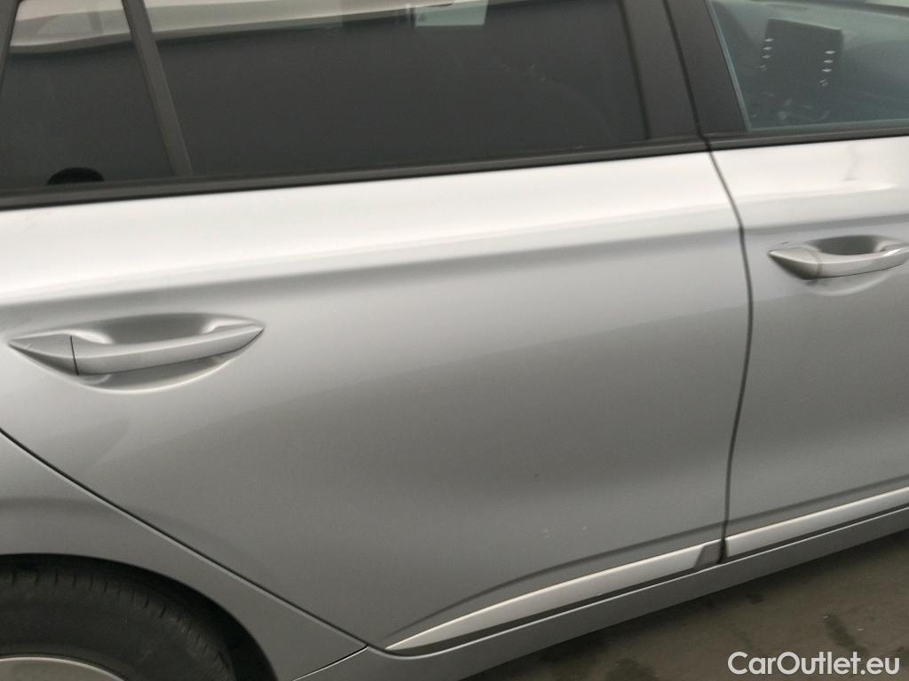 Hyundai   Ioniq HYUNDAI / 2019 / 5P / berlina con portón 1.6 GDI HEV Klass DCT #27