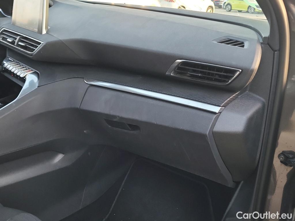  Peugeot  3008  Active Pack 1.5 HDi 130CV AT8 E6d #18