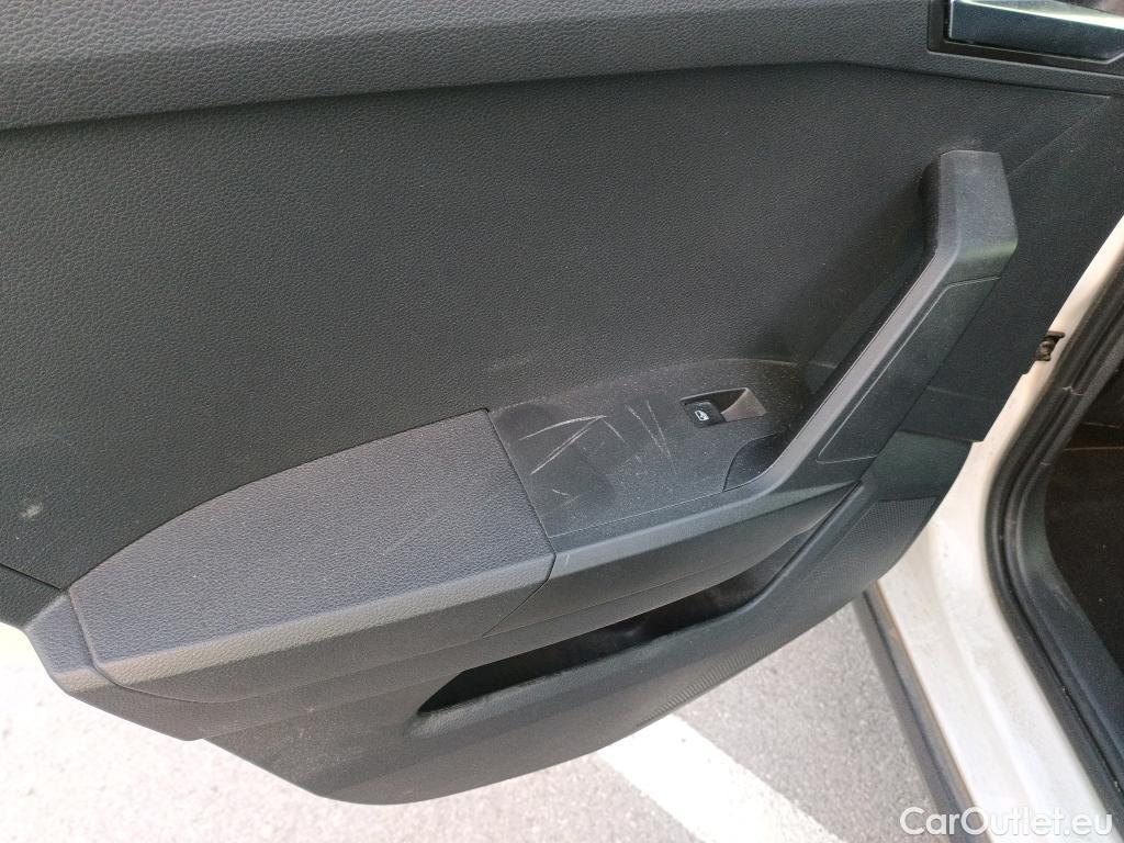  Seat  Arona SEAT  / 2017 / 5P / todoterreno 1.0 TSI 81kW (110CV) Style Plus (AC) #2