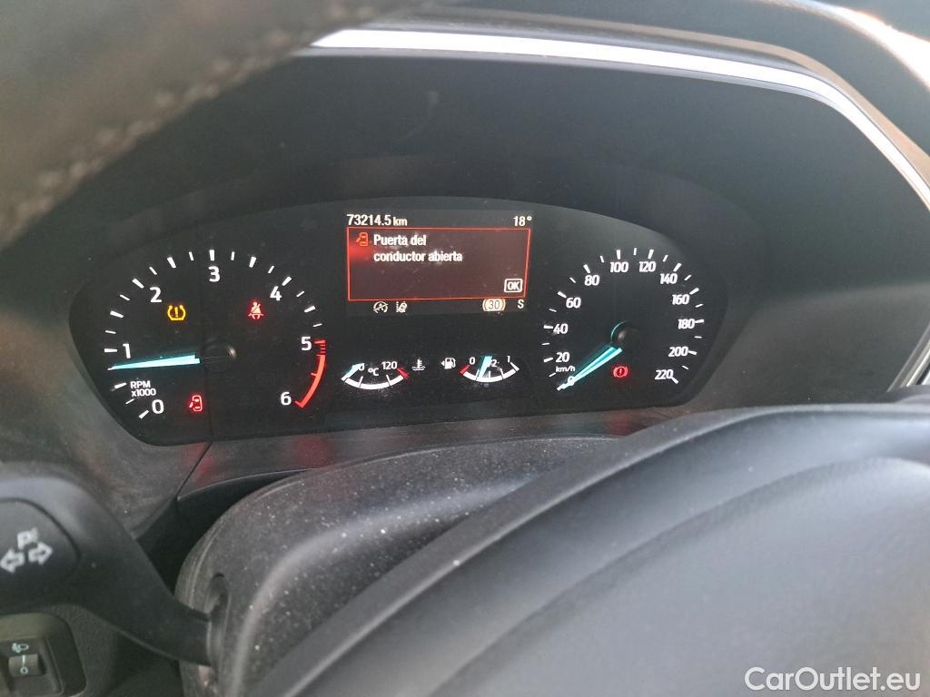  Ford  Kuga FORD  / 2019 / 5P / todoterreno Titanium 1.5 EcoBlue 88kW (120CV) #32