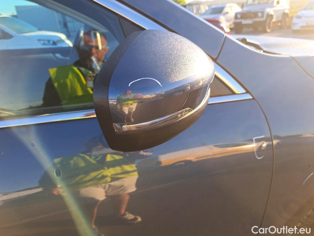  Ford  Kuga FORD  / 2019 / 5P / todoterreno Titanium 1.5 EcoBlue 88kW (120CV) #26