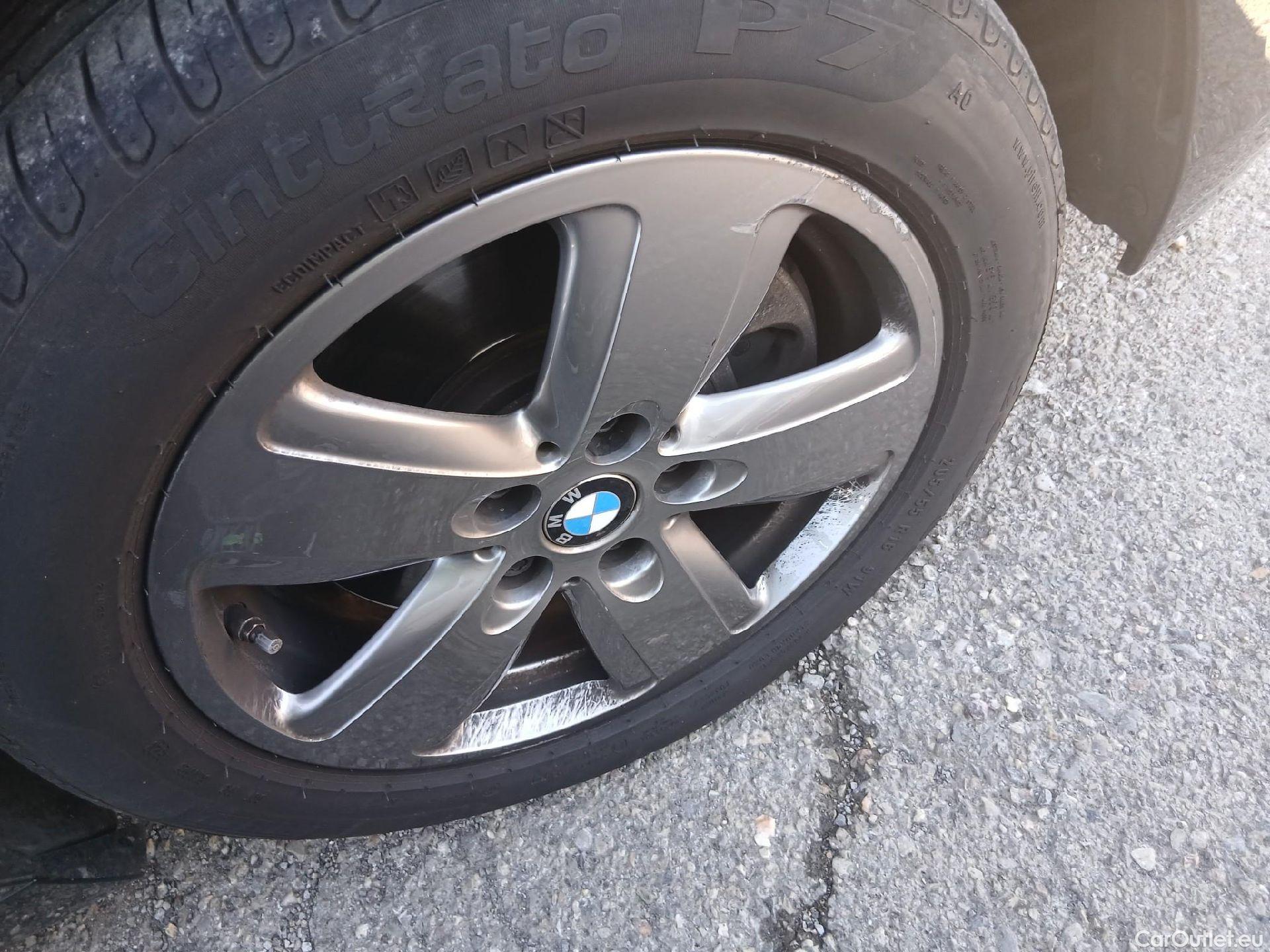  Bmw  Serie 1 BMW  / 2019 / 5P / berlina con portón 116d #23