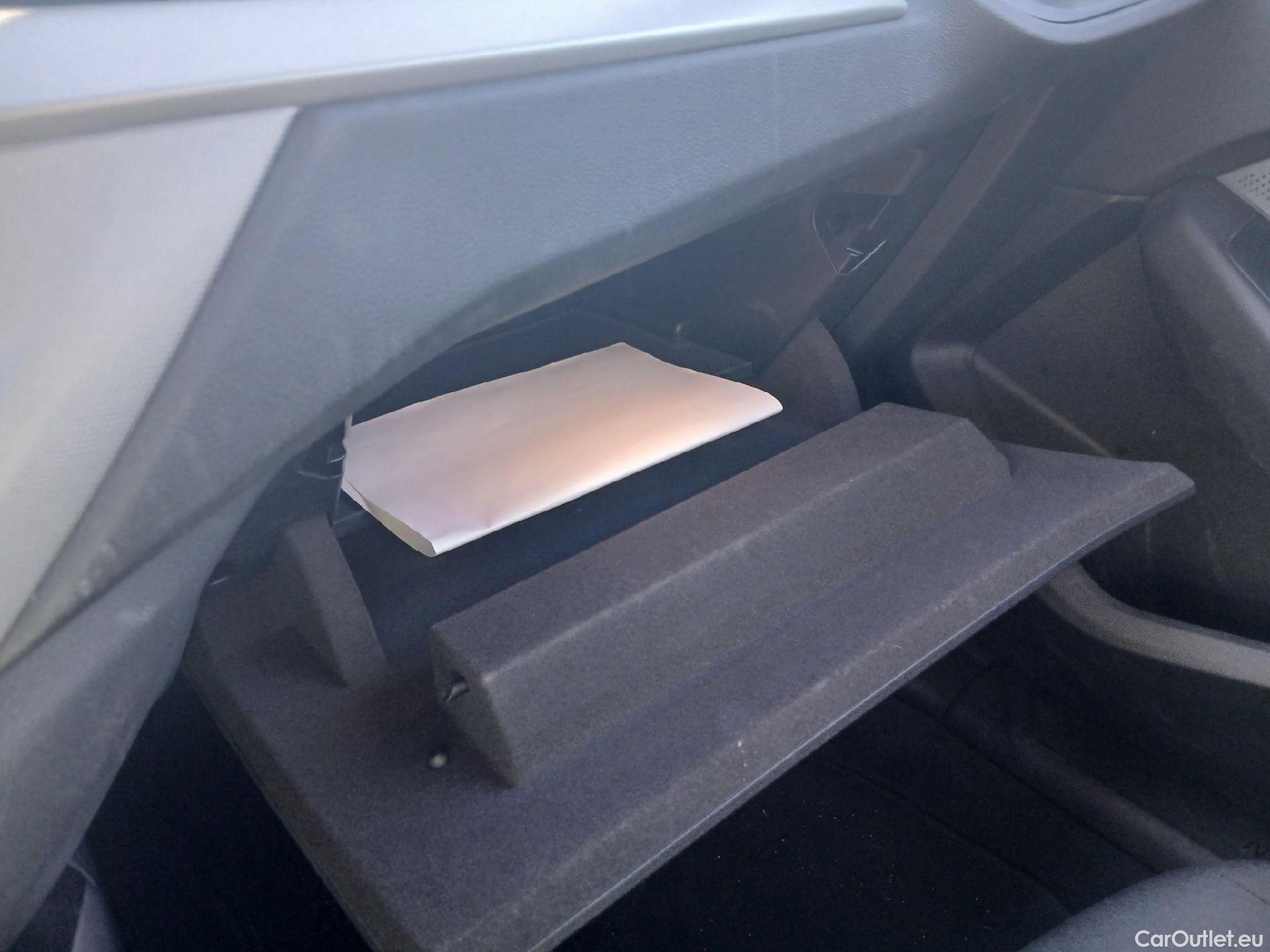  Bmw  Serie 1 BMW  / 2019 / 5P / berlina con portón 116d #1