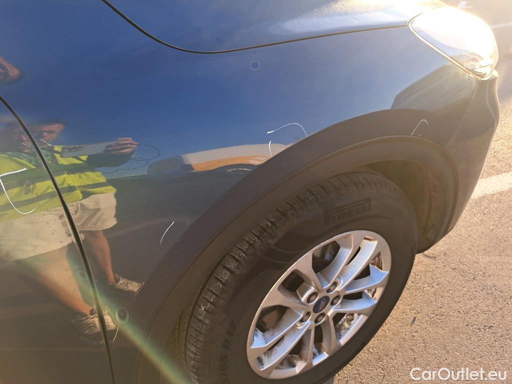  Ford  Kuga FORD  / 2019 / 5P / todoterreno Titanium 1.5 EcoBlue 88kW (120CV) #11