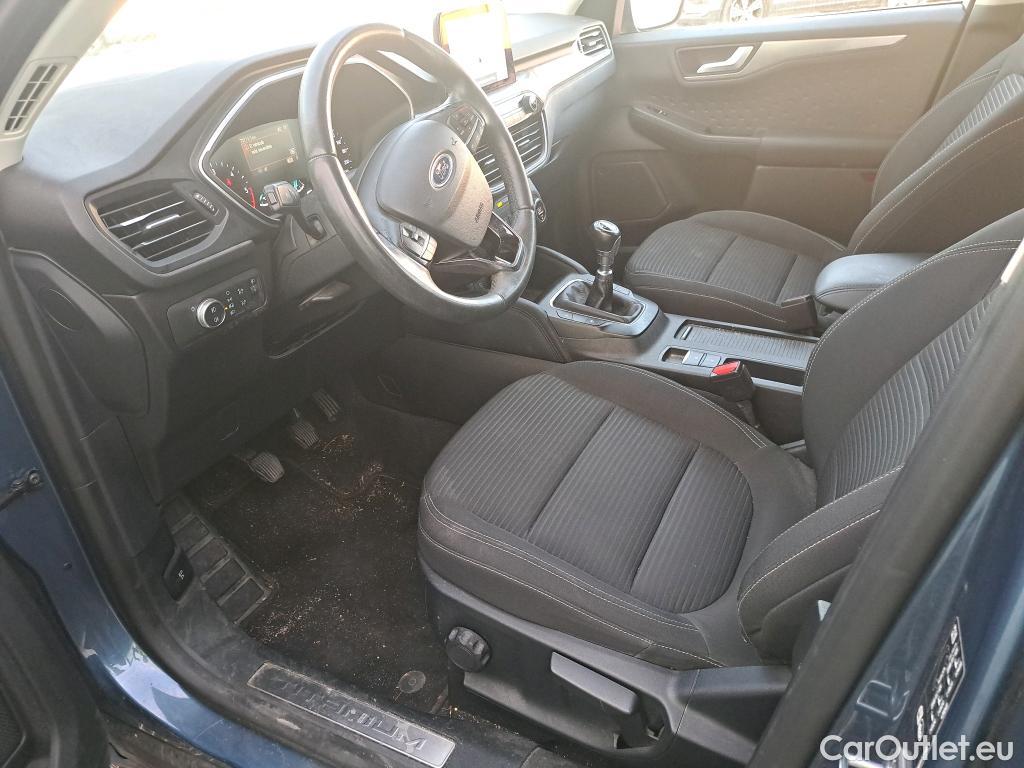  Ford  Kuga FORD  / 2019 / 5P / todoterreno Titanium 1.5 EcoBlue 88kW (120CV) #15
