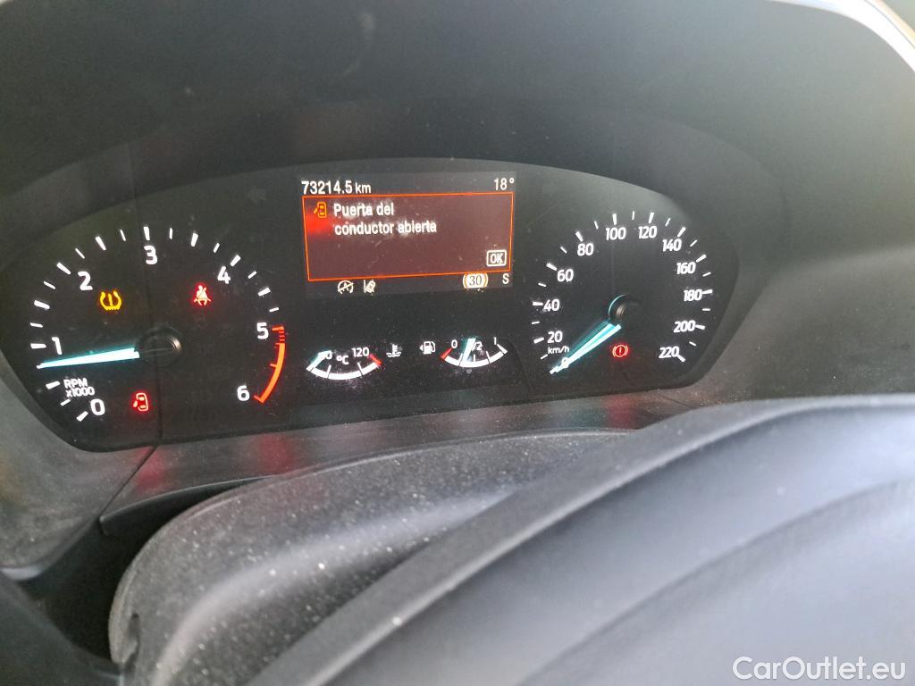  Ford  Kuga FORD  / 2019 / 5P / todoterreno Titanium 1.5 EcoBlue 88kW (120CV) #33