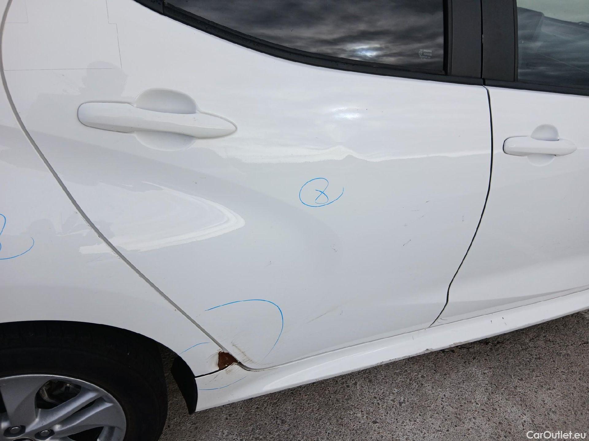  Toyota  Yaris TOYOTA  / 2020 / 5P / berlina con portón 1.5 120H Business Plus #22