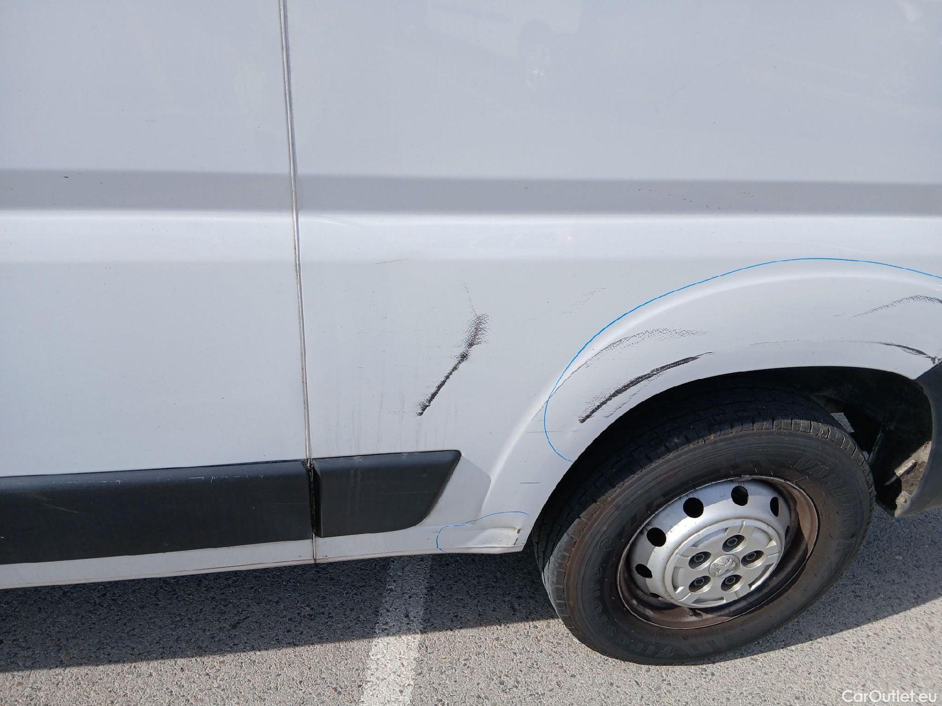  Peugeot  Boxer  Furgón Techo Elevado 333 L2H2 Pro BlueHDi 120 Stop&Start HDi #40