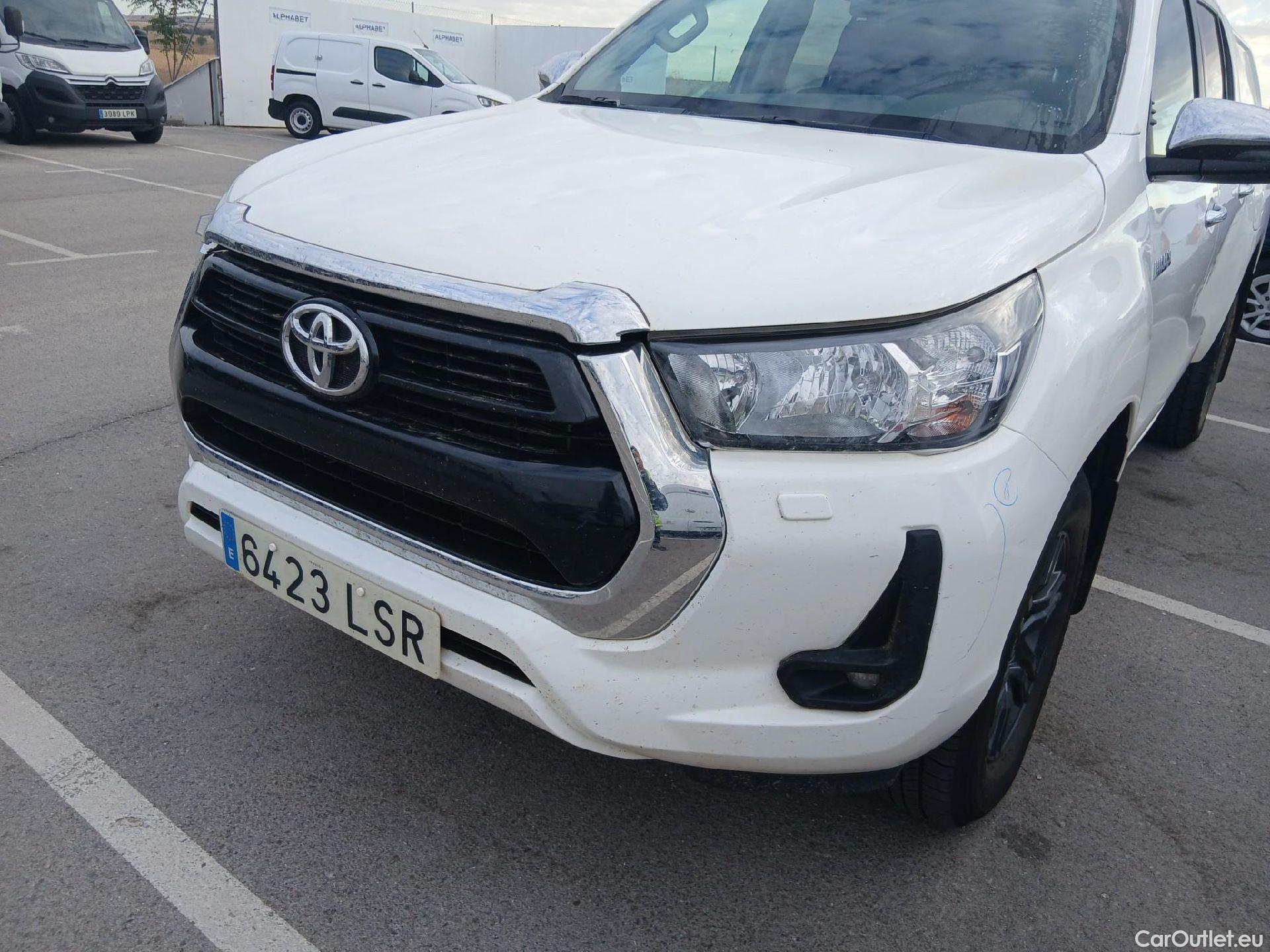  Toyota  Hilux TOYOTA  / 2020 / 4P / pickup 2.4 D-4D Cabina Doble GX Plus #10