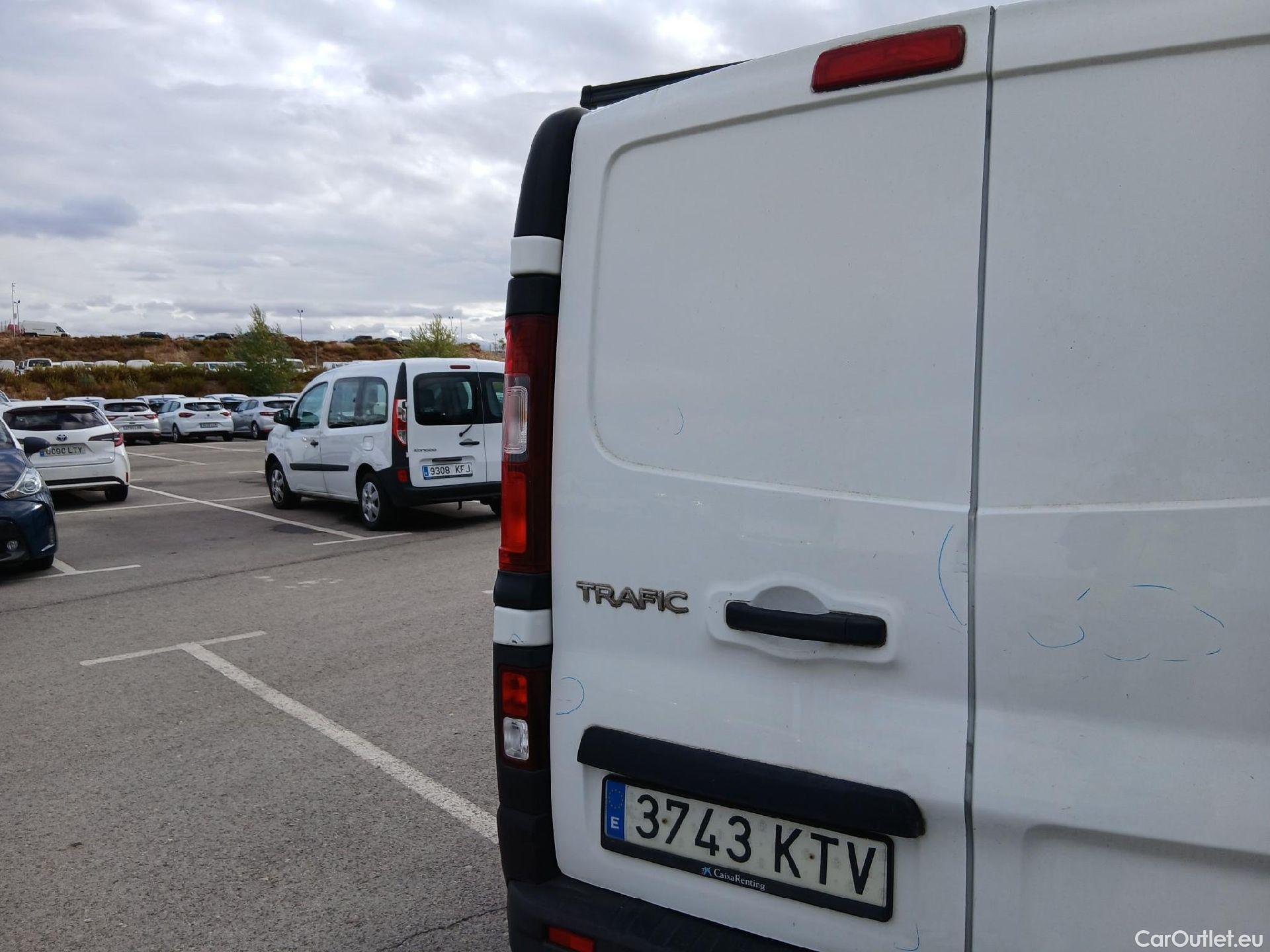  Renault  Trafic  III Furgón L1H1 2 7t 1.6 dCi 120CV MT6 E6 #30
