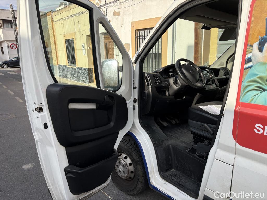  Citroen  Jumper CITROEN  / 2014 / 4P / furgón BlueHDi 103KW (140CV) Furgón 33L2H1  #59