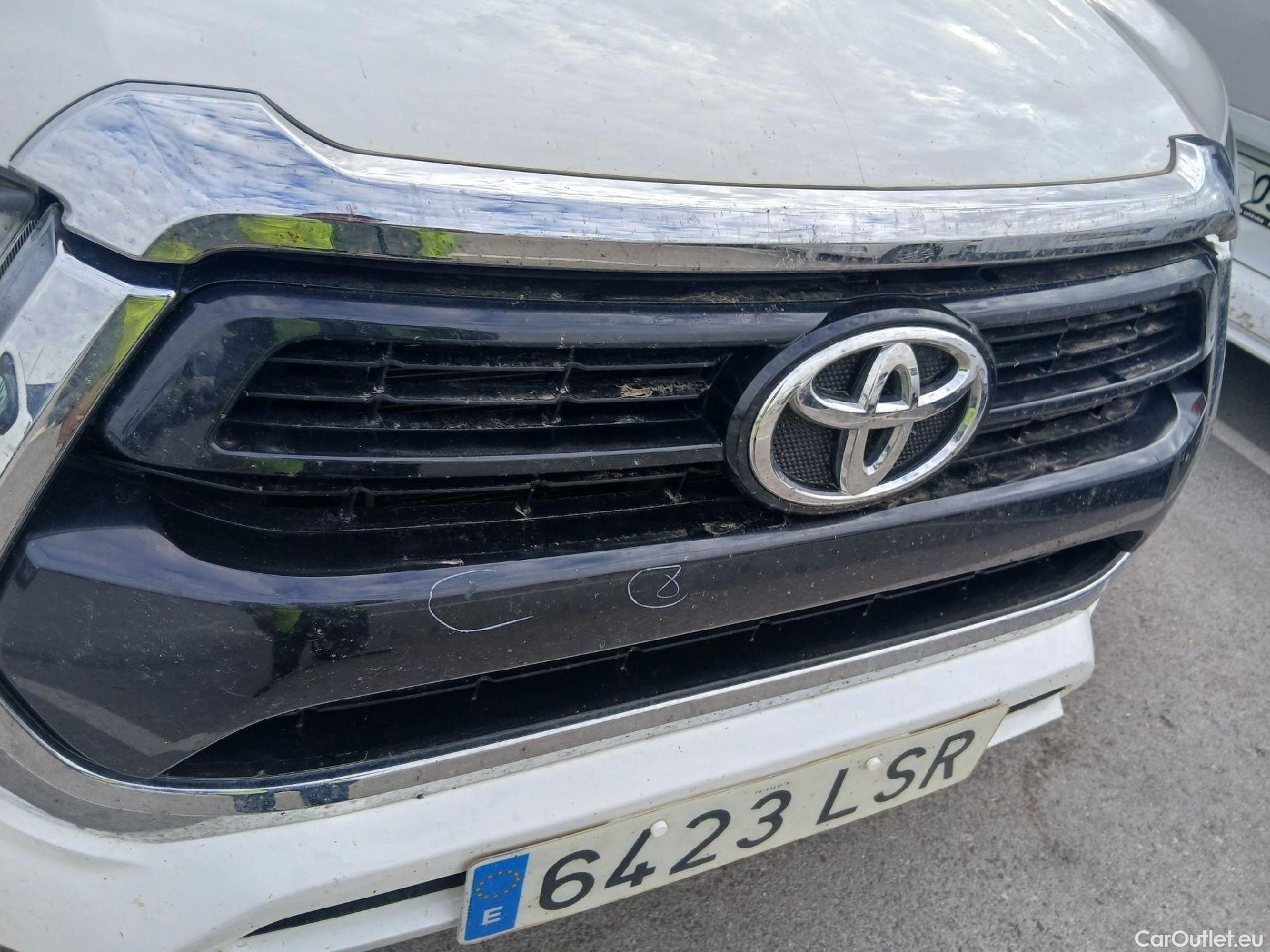  Toyota  Hilux TOYOTA  / 2020 / 4P / pickup 2.4 D-4D Cabina Doble GX Plus #28