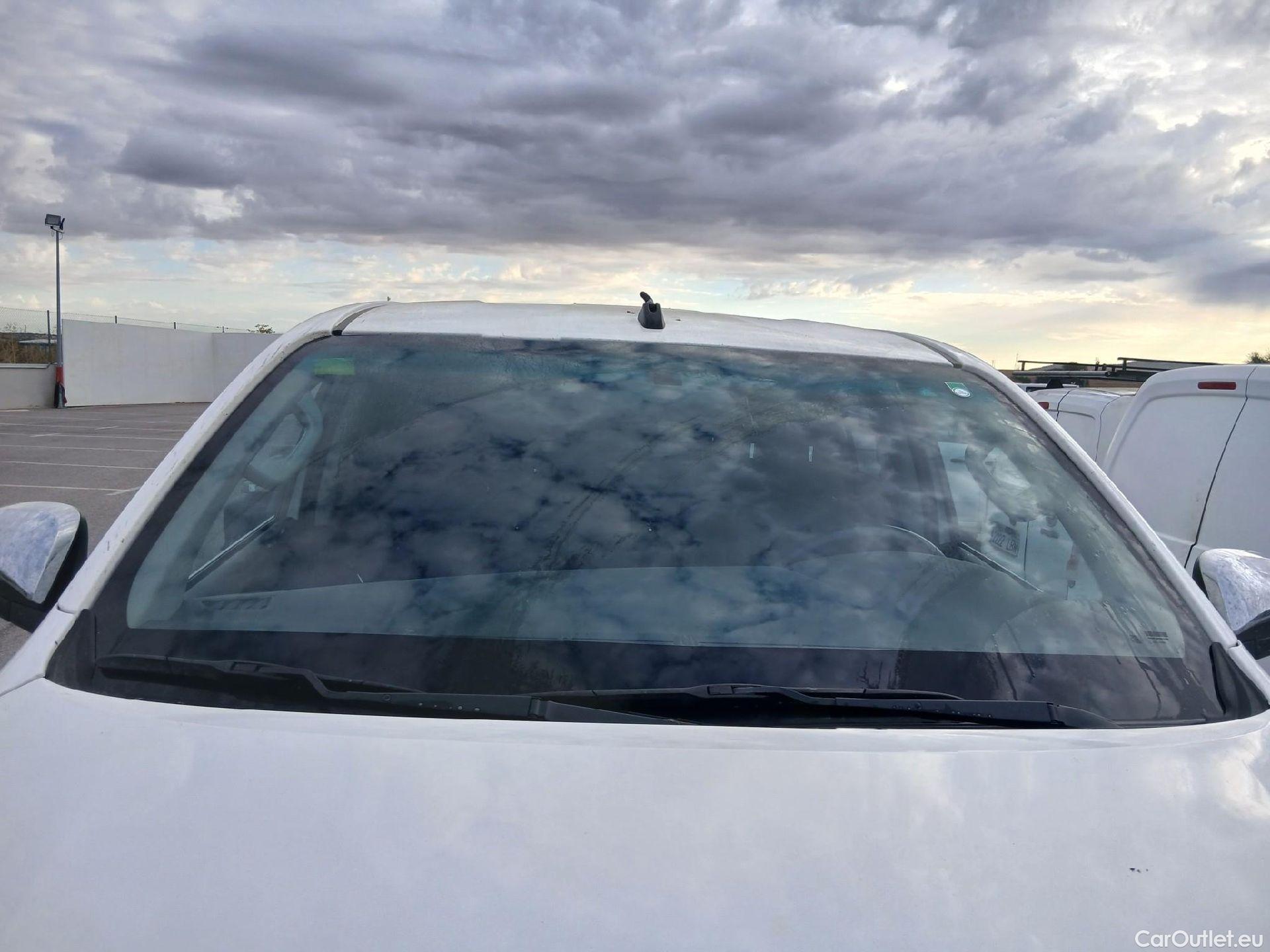  Toyota  Hilux TOYOTA  / 2020 / 4P / pickup 2.4 D-4D Cabina Doble GX Plus #14
