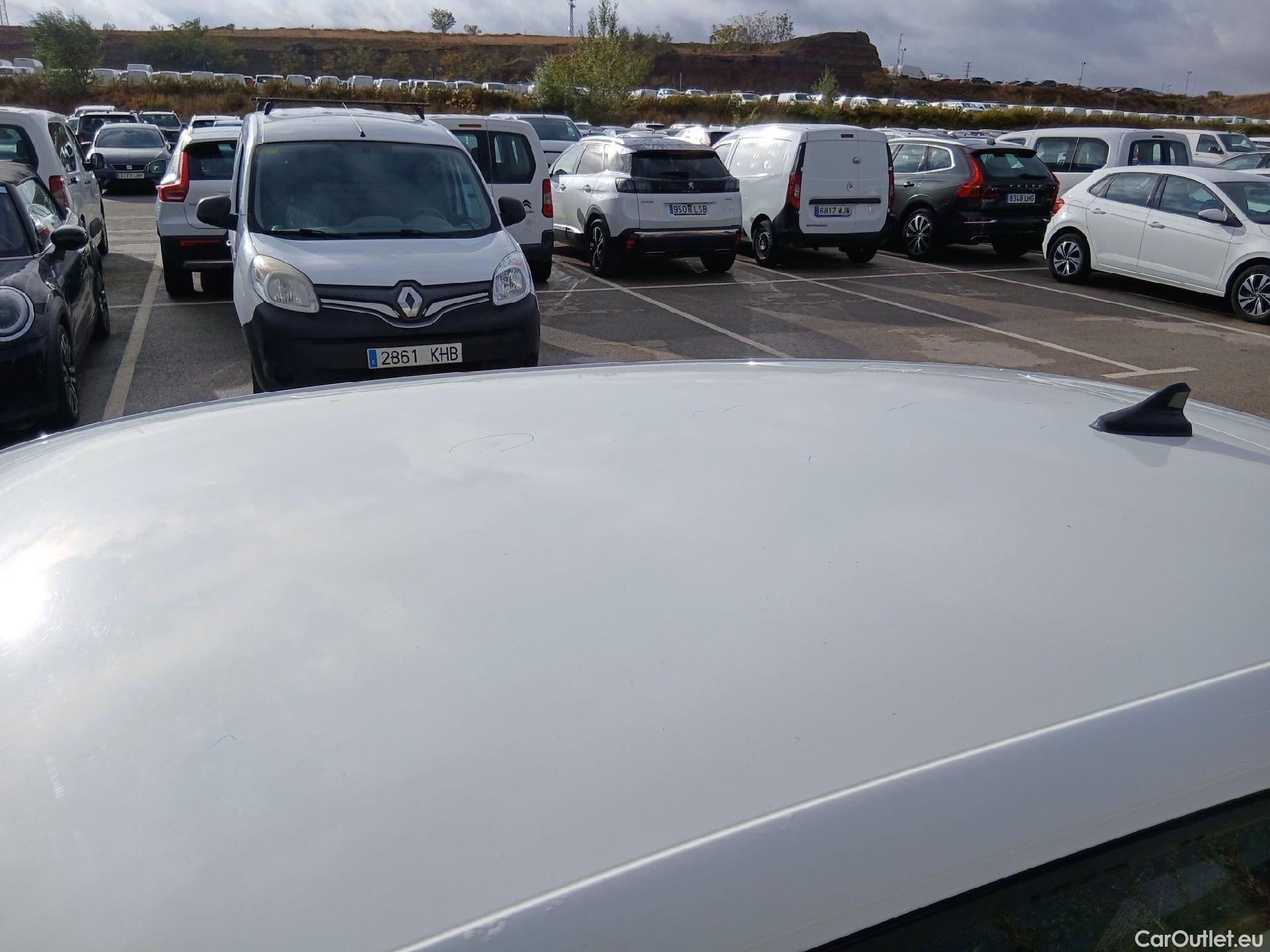  Volkswagen  Golf  VOLKSWAGEN / 2020 / 5P / berlina con portón 2.0 TDI 85kW (115CV) (AC4) #9