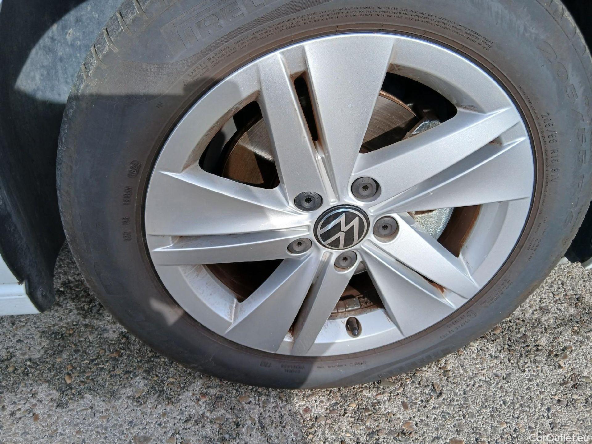  Volkswagen  Golf  VOLKSWAGEN / 2020 / 5P / berlina con portón 2.0 TDI 85kW (115CV) (AC4) #26