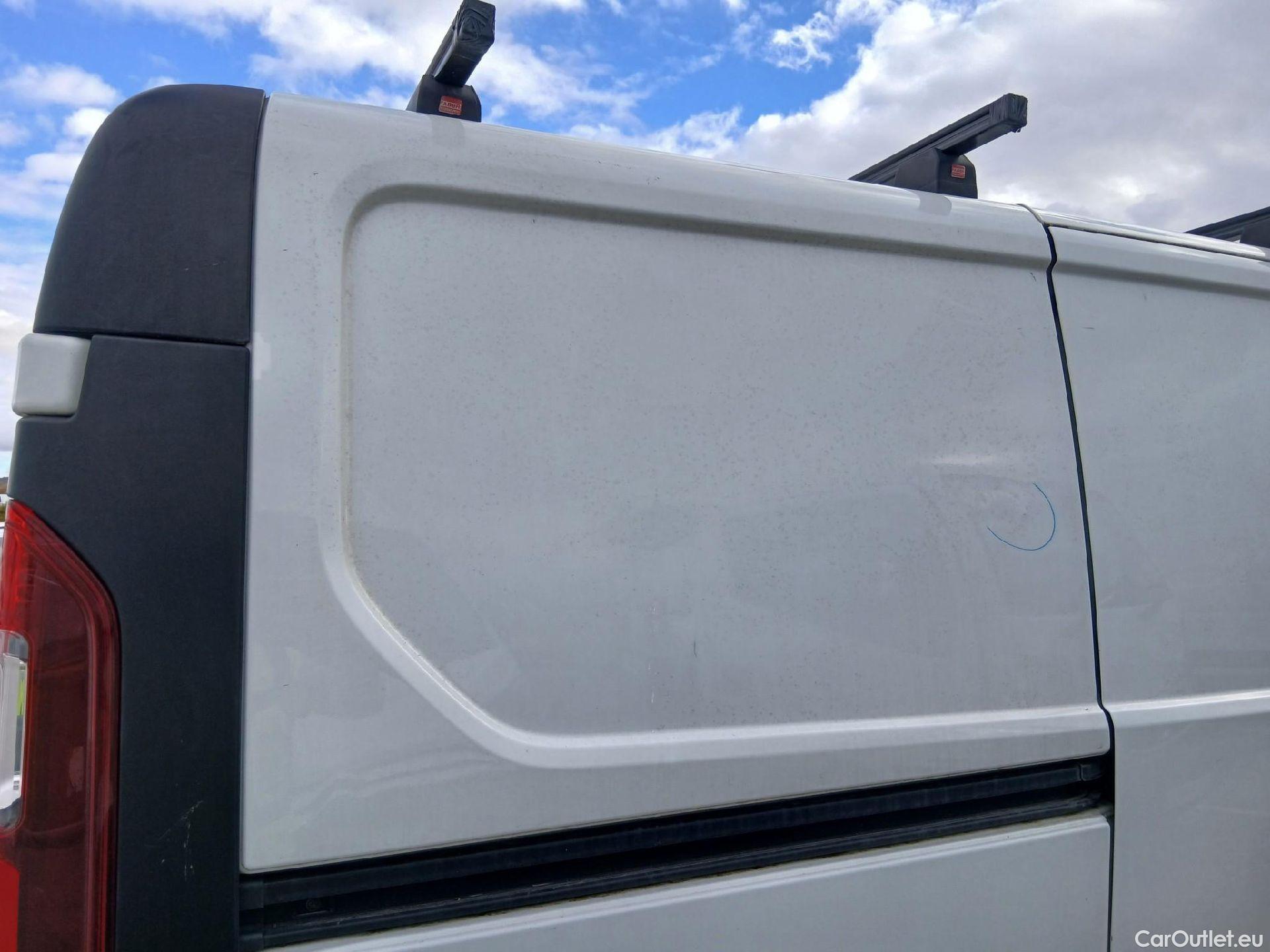  Renault  Trafic  III Furgón L1H1 2 7t 1.6 dCi 120CV MT6 E6 #52
