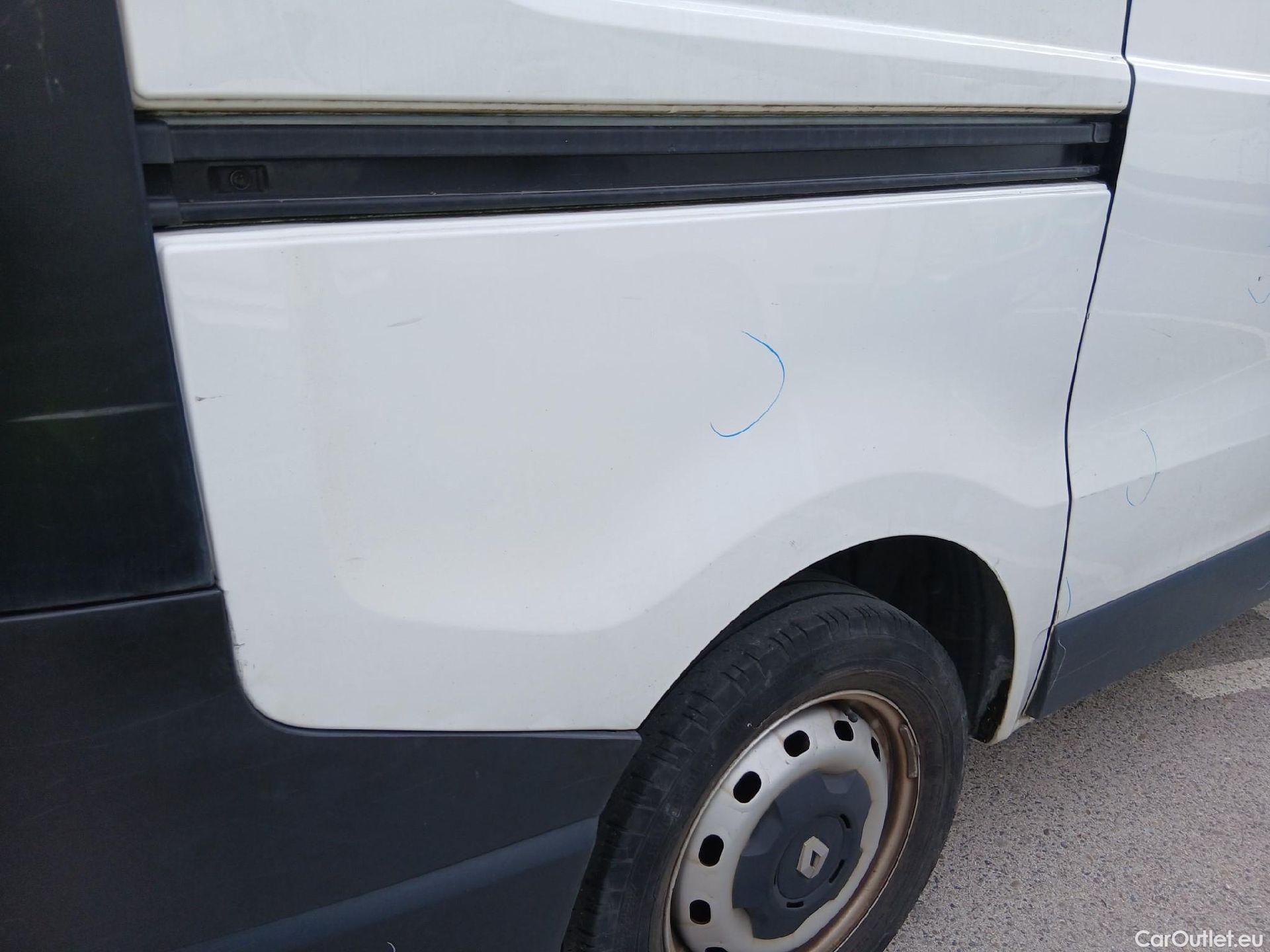 Renault  Trafic  III Furgón L1H1 2 7t 1.6 dCi 120CV MT6 E6 #50