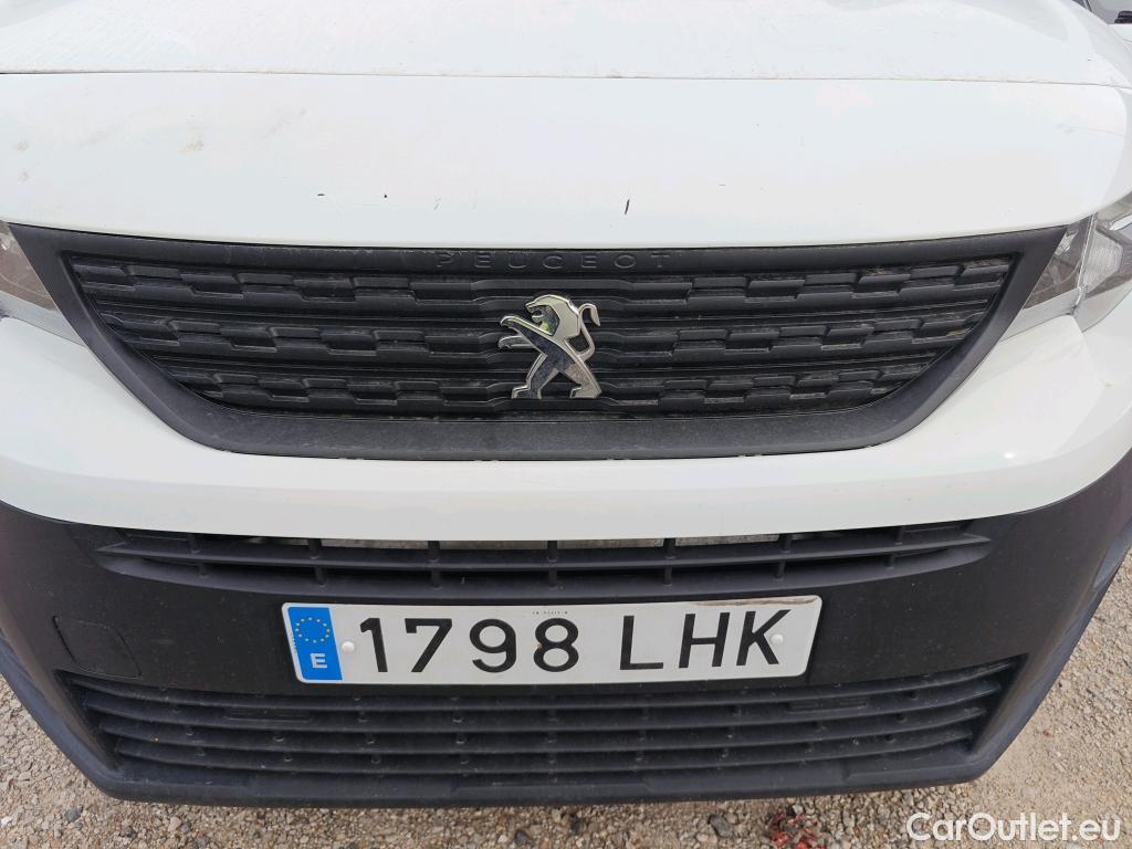  Peugeot  Partner PEUGEOT  / 2018 / 3P / furgón derivado de turismo Pro Standard 600kg BlueHDi 73kW #92