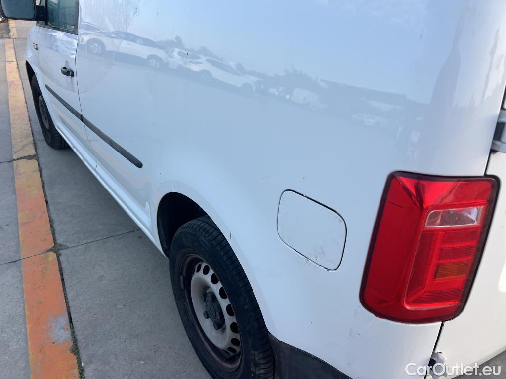  Volkswagen  Caddy VOLKSWAGEN  / 2015 / 4P / furgón derivado de turismo Profesional Furgón 2.0 TDI 55kW BMT #23