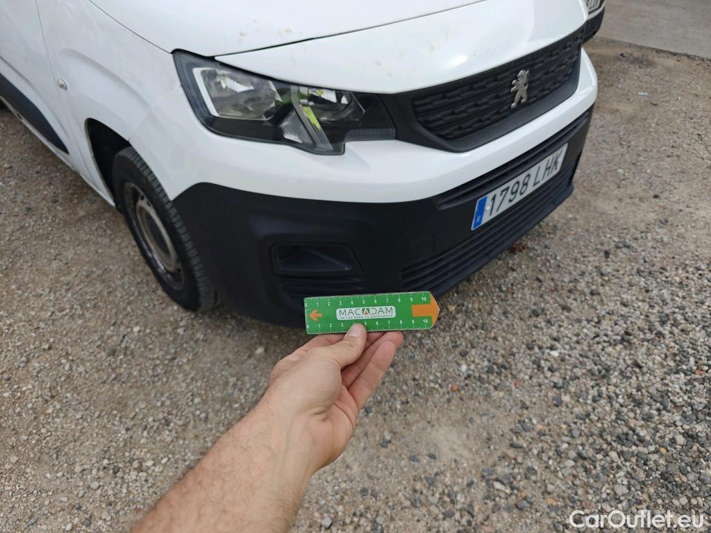 Peugeot  Partner PEUGEOT  / 2018 / 3P / furgón derivado de turismo Pro Standard 600kg BlueHDi 73kW #61