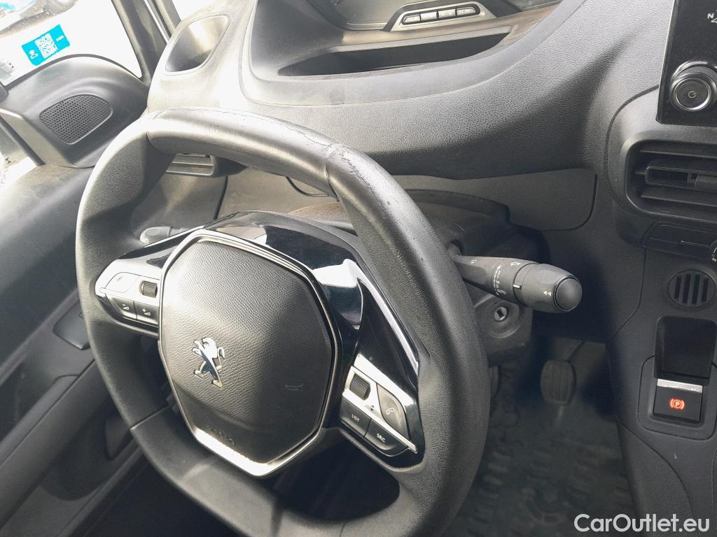  Peugeot  Partner PEUGEOT  / 2018 / 4P / furgón derivado de turismo Premium Standard 600kg BlueHDi 73kW #41