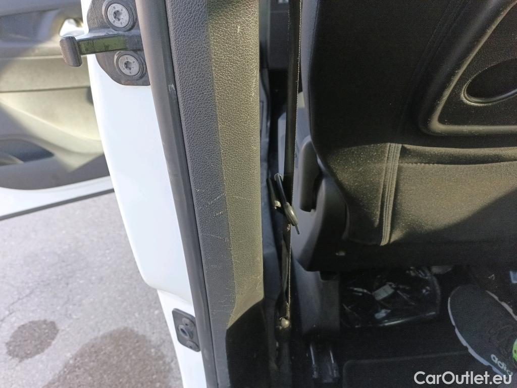  Opel  Combo OPEL  Life / 2018 / 5P / monovolumen 1.5 TD 96kW (130CV) S/S Selective XL #10