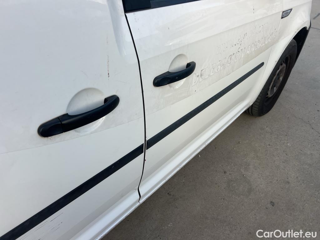  Volkswagen  Caddy VOLKSWAGEN  / 2015 / 4P / furgón derivado de turismo Profesional Furgón 2.0 TDI 55kW BMT #27
