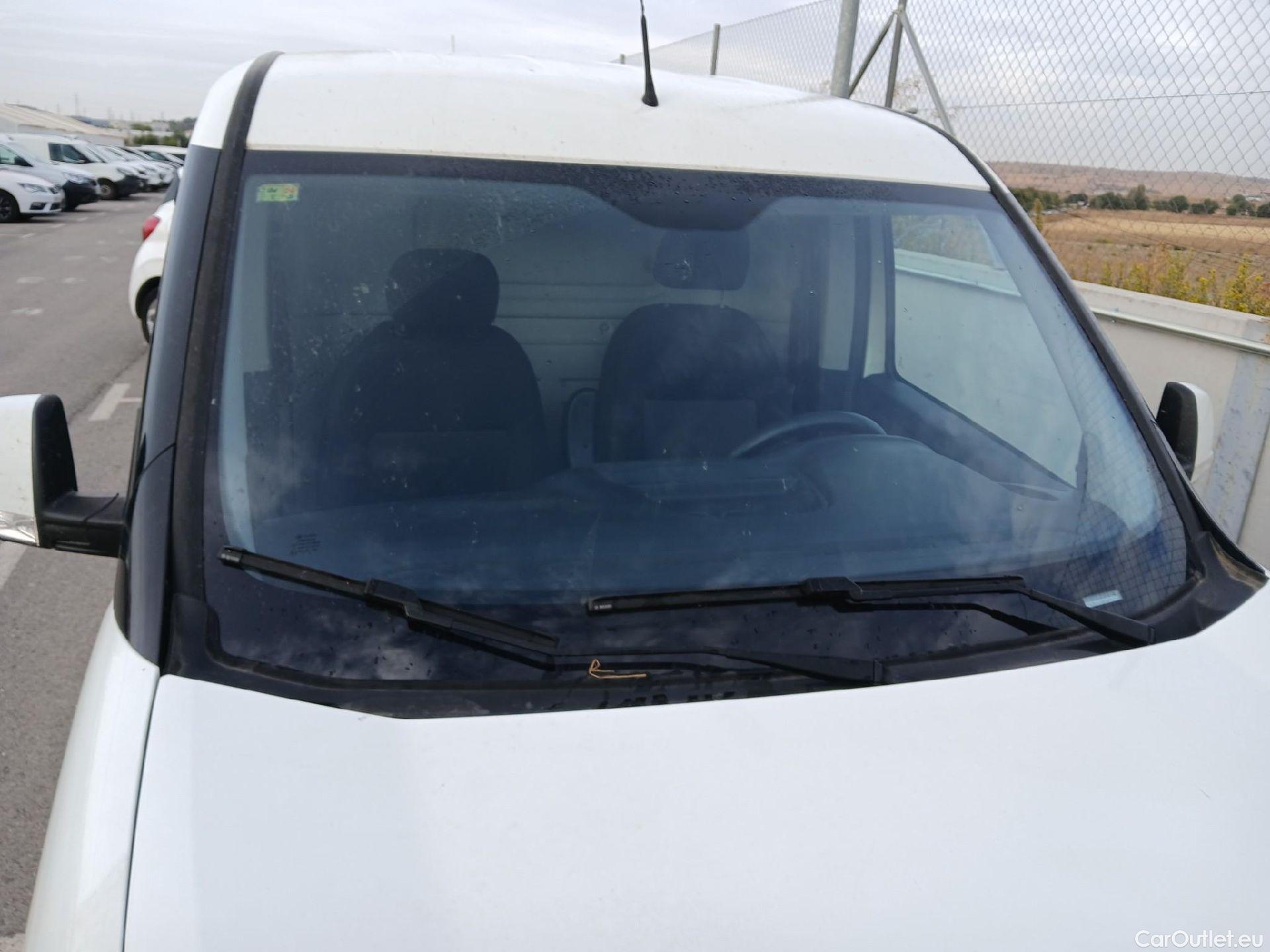  Fiat  Doblo FIAT Doblò Cargo/2015/4P/furgón derivado de turismo Cargo SX 1.6 Mjet 66kW (90CV) (AC) #17