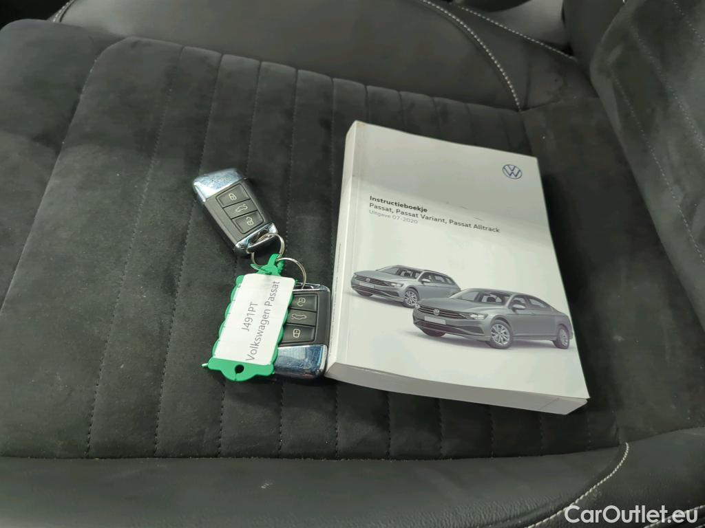 Volkswagen  Passat Volkswagen  Variant 1.5 TSI 7-DSG Elegance Business R 5d #4