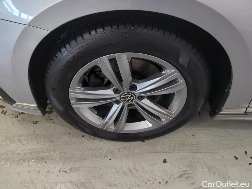 Volkswagen  Passat Volkswagen  Variant 1.5 TSI 7-DSG Elegance Business R 5d #17