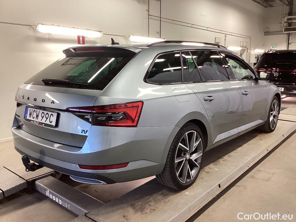 Skoda  Superb iV Plug-In Sportline Drag Värmare #5