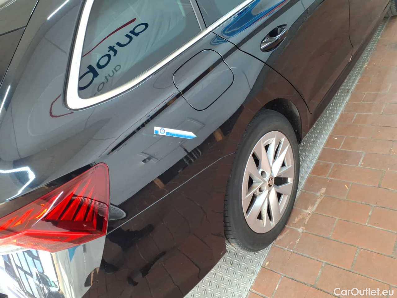 Skoda  Octavia Combi 2.0 TDI DSG First Edition Automatic Diesel  23 #36