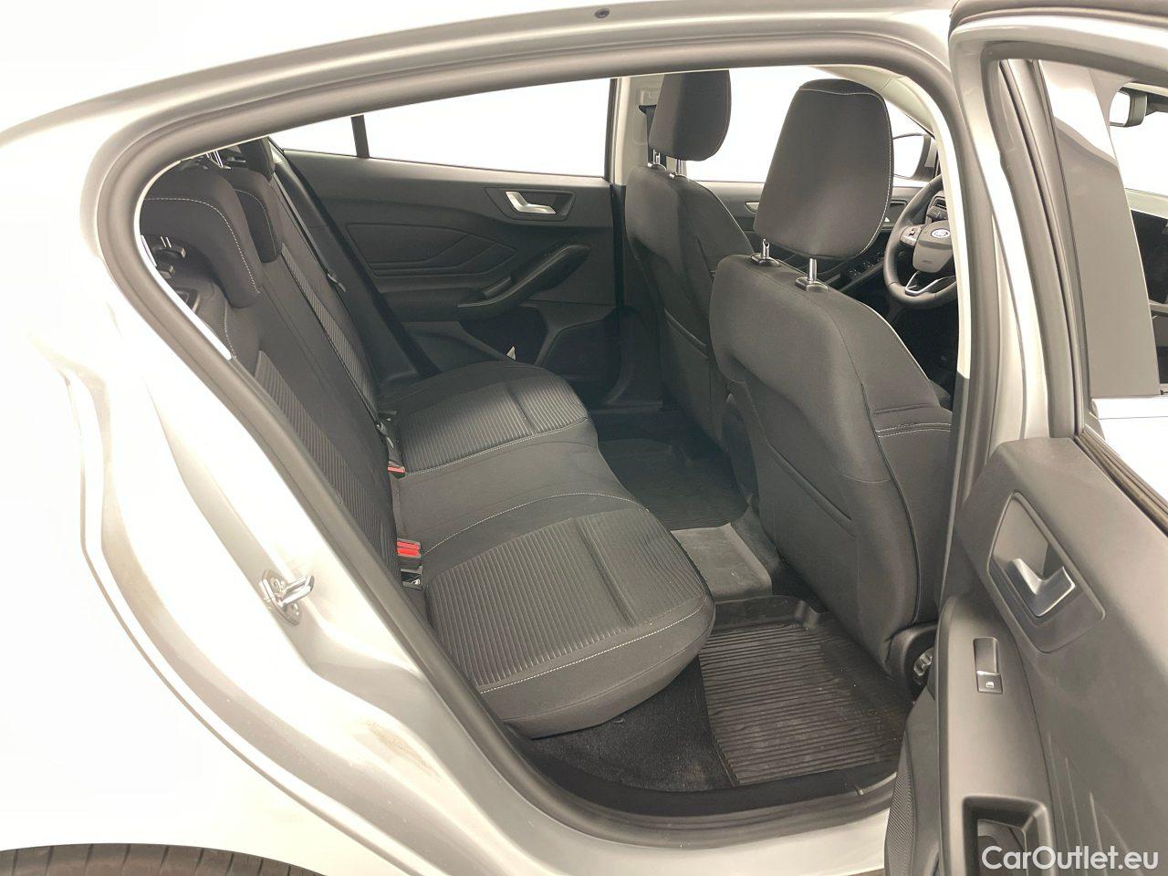 Ford  Focus 1.0 EcoBoost Start-Stopp-System Titanium Manual Petrol  30 #9